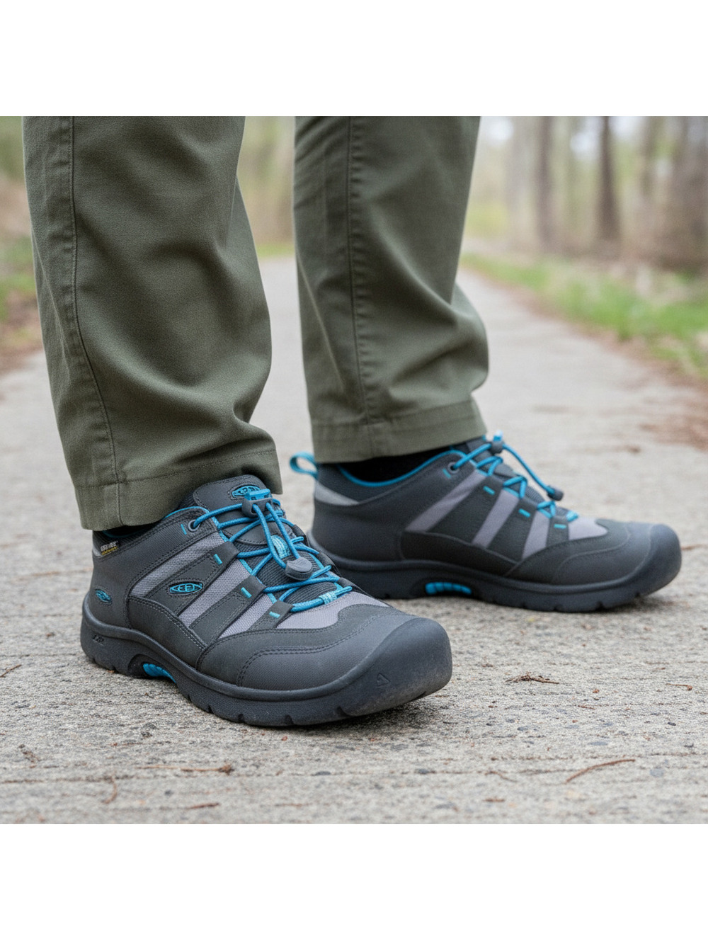 KEEN Hikeport WP Waterproof Hiking Shoes Black Blue Jewel  Youth 6 Women 7.5